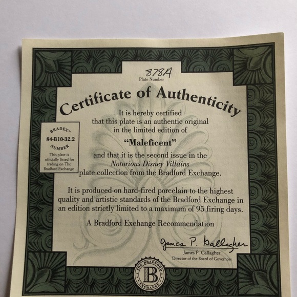 4 plate Notorious Disney Villains collection - Picture 12 of 12